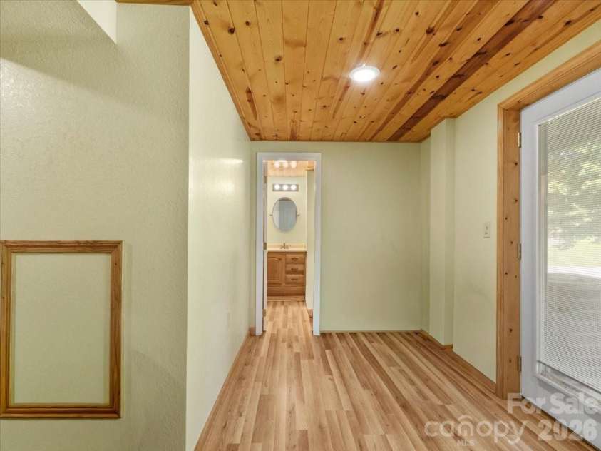 299 Mcdowell Lane, Burnsville, NC 28714.  MLS# CAR4420627, YatesRealty ID 48233. 