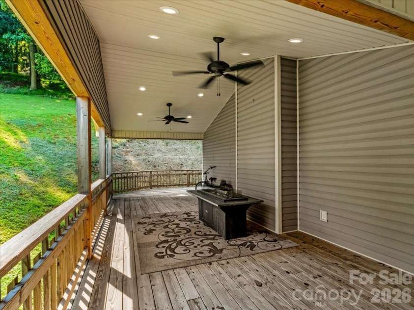 299 Mcdowell Lane, Burnsville, NC 28714.  MLS# CAR4420627, YatesRealty ID 48233. 