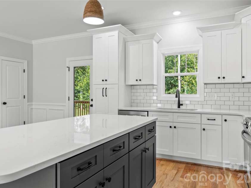 2850 Leonard Road, Lexington, NC 27295.  MLS# CAR4420648, YatesRealty ID 48234. 