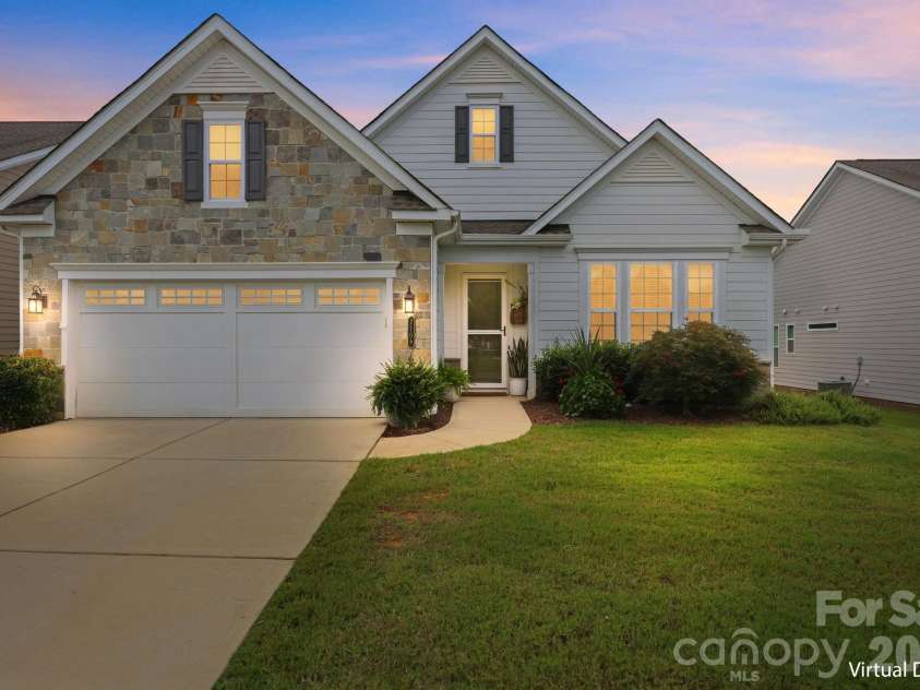7106 Overjoyed Crossing, Charlotte, NC 28215.  MLS# CAR4417252, YatesRealty ID 48236. 