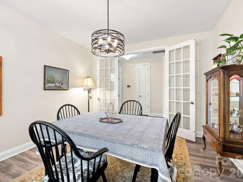 7106 Overjoyed Crossing, Charlotte, NC 28215.  MLS# CAR4417252, YatesRealty ID 48236. 