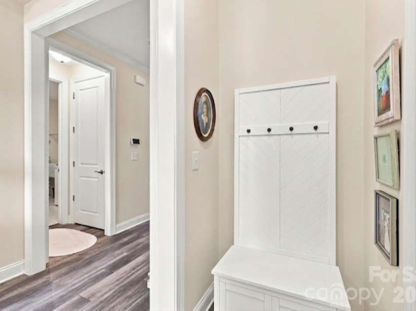 7106 Overjoyed Crossing, Charlotte, NC 28215.  MLS# CAR4417252, YatesRealty ID 48236. 