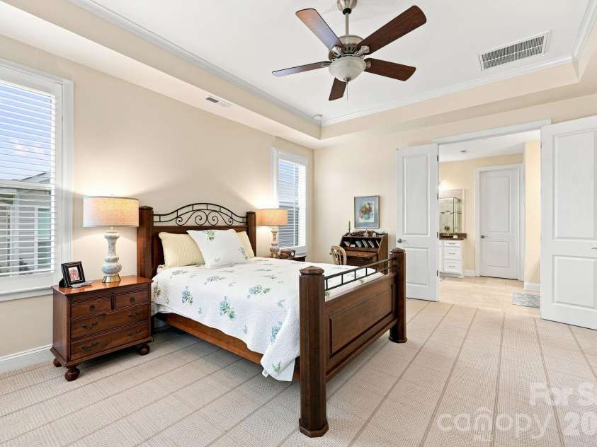 7106 Overjoyed Crossing, Charlotte, NC 28215.  MLS# CAR4417252, YatesRealty ID 48236. 