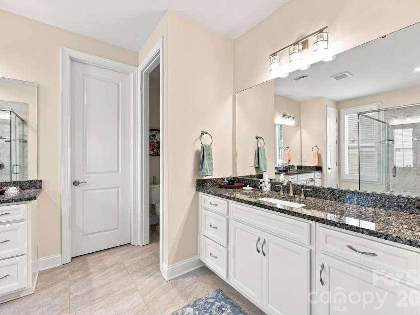 7106 Overjoyed Crossing, Charlotte, NC 28215.  MLS# CAR4417252, YatesRealty ID 48236. 