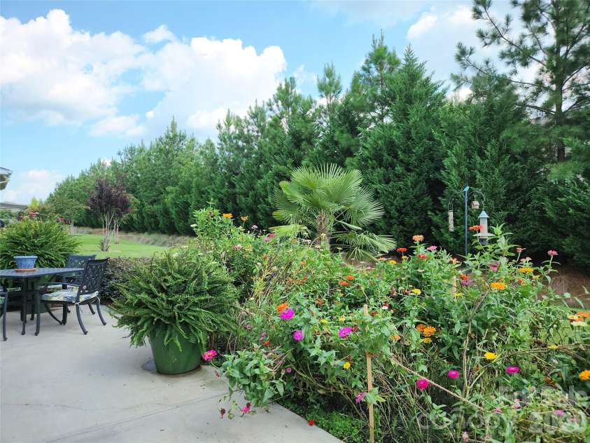 7106 Overjoyed Crossing, Charlotte, NC 28215.  MLS# CAR4417252, YatesRealty ID 48236. 