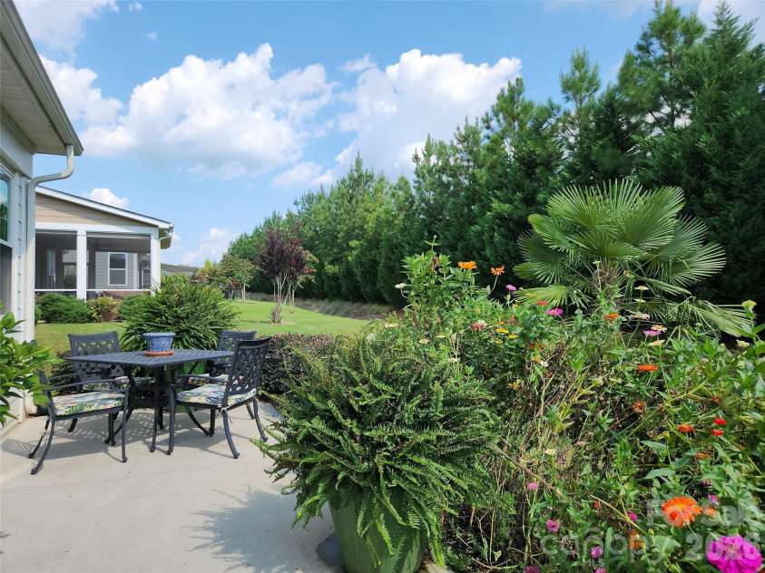 7106 Overjoyed Crossing, Charlotte, NC 28215.  MLS# CAR4417252, YatesRealty ID 48236. 