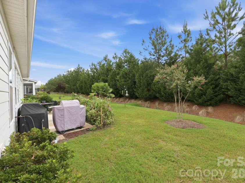 7106 Overjoyed Crossing, Charlotte, NC 28215.  MLS# CAR4417252, YatesRealty ID 48236. 