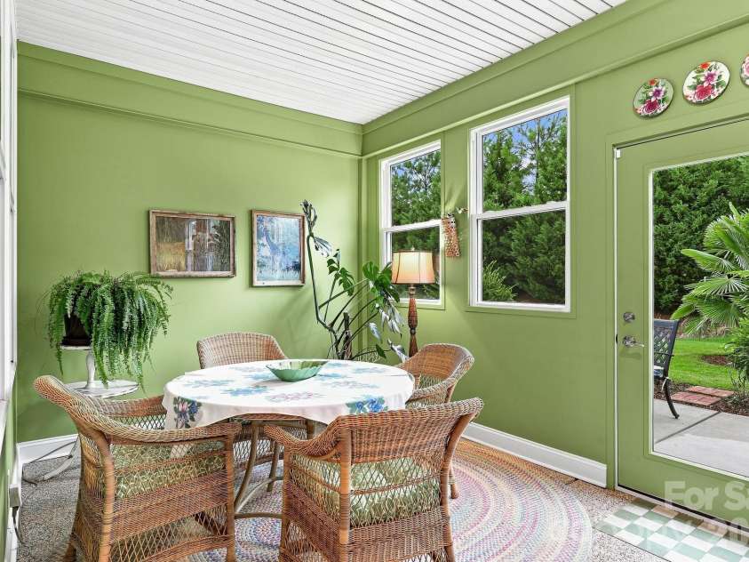 7106 Overjoyed Crossing, Charlotte, NC 28215.  MLS# CAR4417252, YatesRealty ID 48236. 