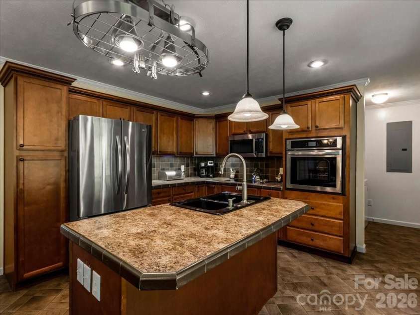 195 Banjo Branch Road, Burnsville, NC 28714.  MLS# CAR4420651, YatesRealty ID 48237. 