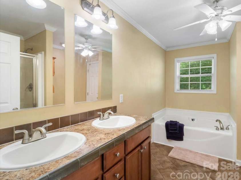 195 Banjo Branch Road, Burnsville, NC 28714.  MLS# CAR4420651, YatesRealty ID 48237. 