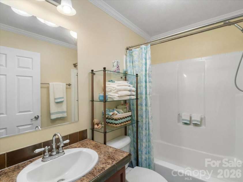 195 Banjo Branch Road, Burnsville, NC 28714.  MLS# CAR4420651, YatesRealty ID 48237. 