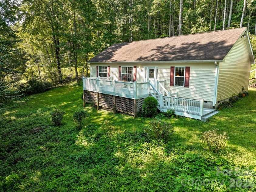 195 Banjo Branch Road, Burnsville, NC 28714.  MLS# CAR4420651, YatesRealty ID 48237. 