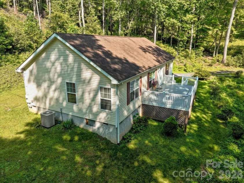 195 Banjo Branch Road, Burnsville, NC 28714.  MLS# CAR4420651, YatesRealty ID 48237. 