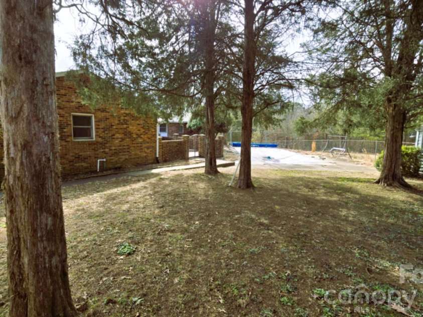 1753 Smith Farm Road, Lexington, NC 27292.  MLS# CAR4420609, YatesRealty ID 48238. 