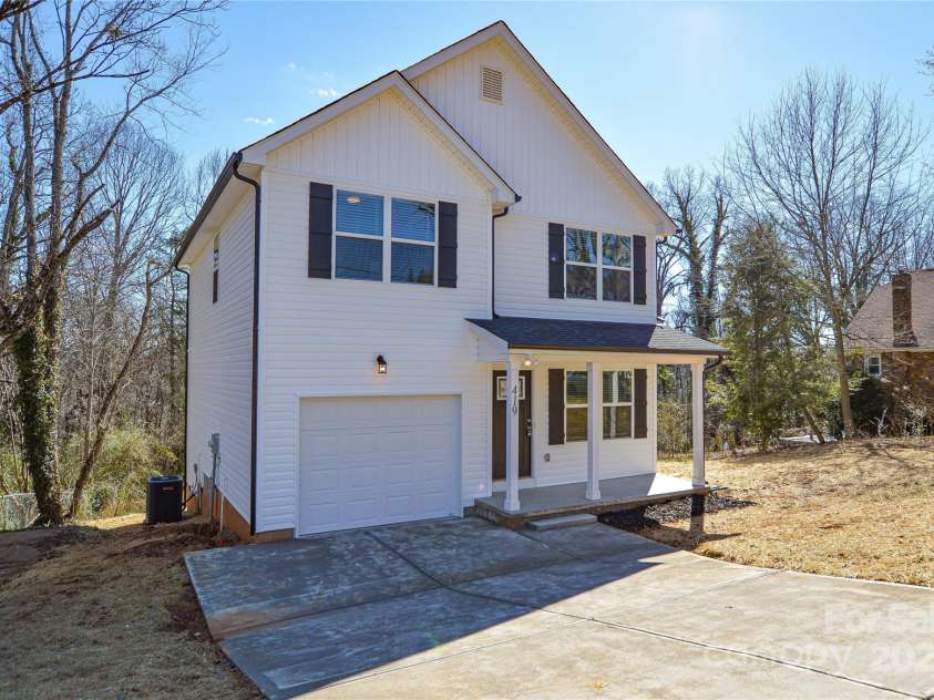 419 Alexander Avenue, Morganton, NC 28655.  MLS# CAR4224930, YatesRealty ID 4824. 