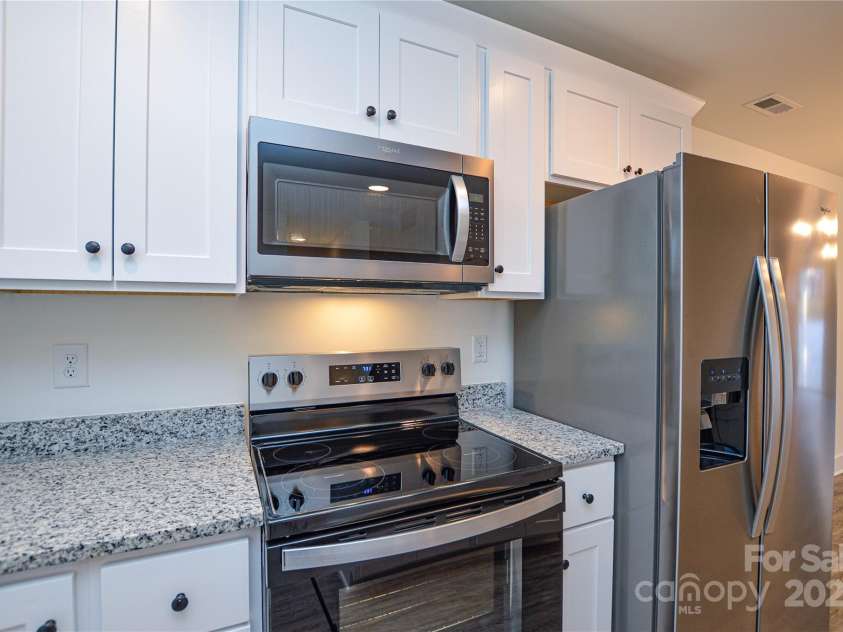 419 Alexander Avenue, Morganton, NC 28655.  MLS# CAR4224930, YatesRealty ID 4824. 