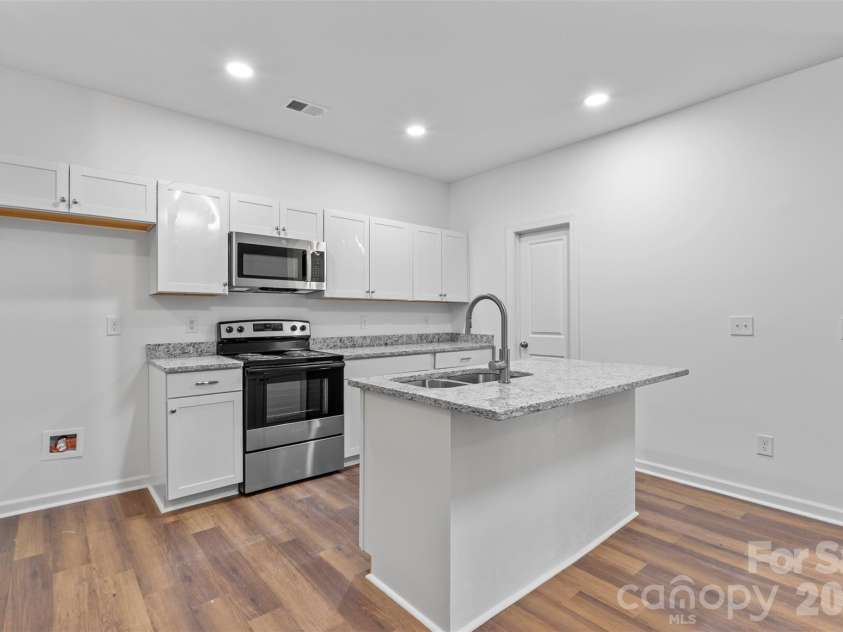 921 & 927 Prescott Road, Columbia, SC 29203.  MLS# CAR4420662, YatesRealty ID 48240. 