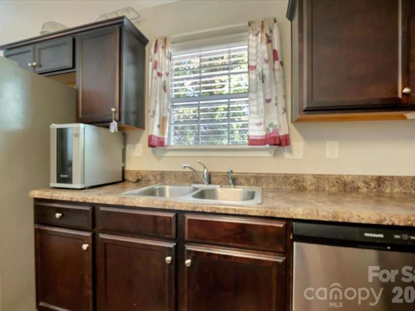 1057 Bolivia Drive, Gastonia, NC 28054.  MLS# CAR4420557, YatesRealty ID 48242. 