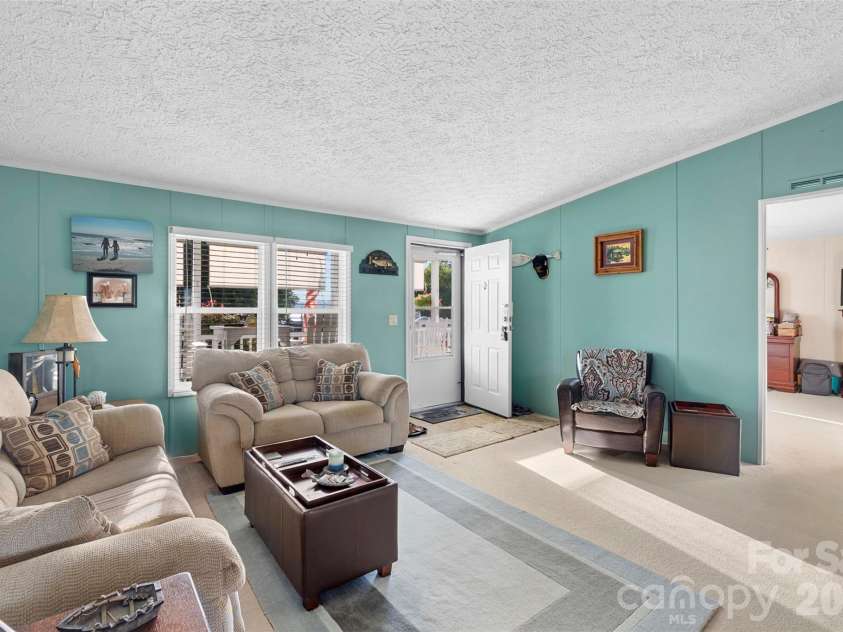 949 Riverview Road Extension, Lexington, NC 27292.  MLS# CAR4420681, YatesRealty ID 48243. 
