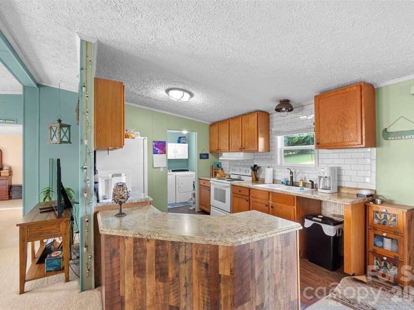949 Riverview Road Extension, Lexington, NC 27292.  MLS# CAR4420681, YatesRealty ID 48243. 