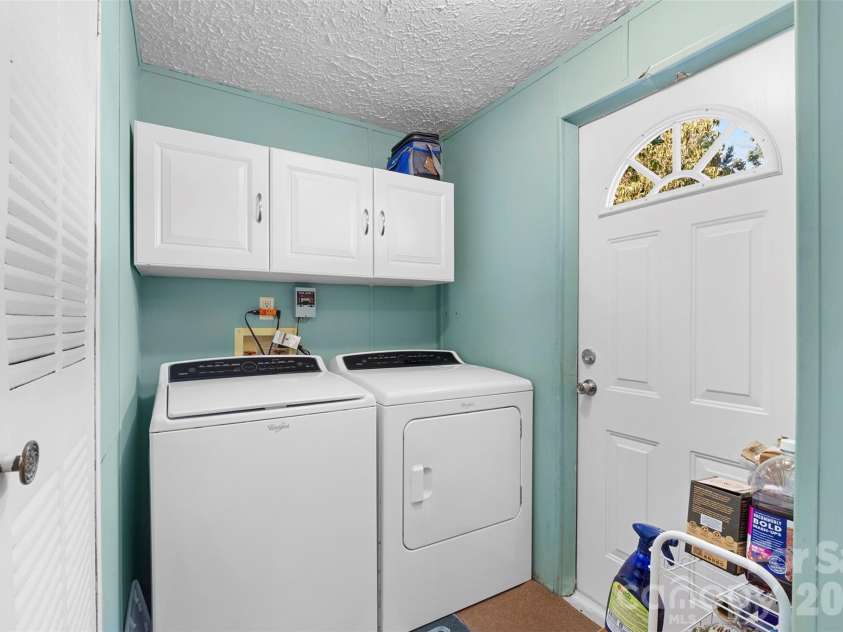 949 Riverview Road Extension, Lexington, NC 27292.  MLS# CAR4420681, YatesRealty ID 48243. 