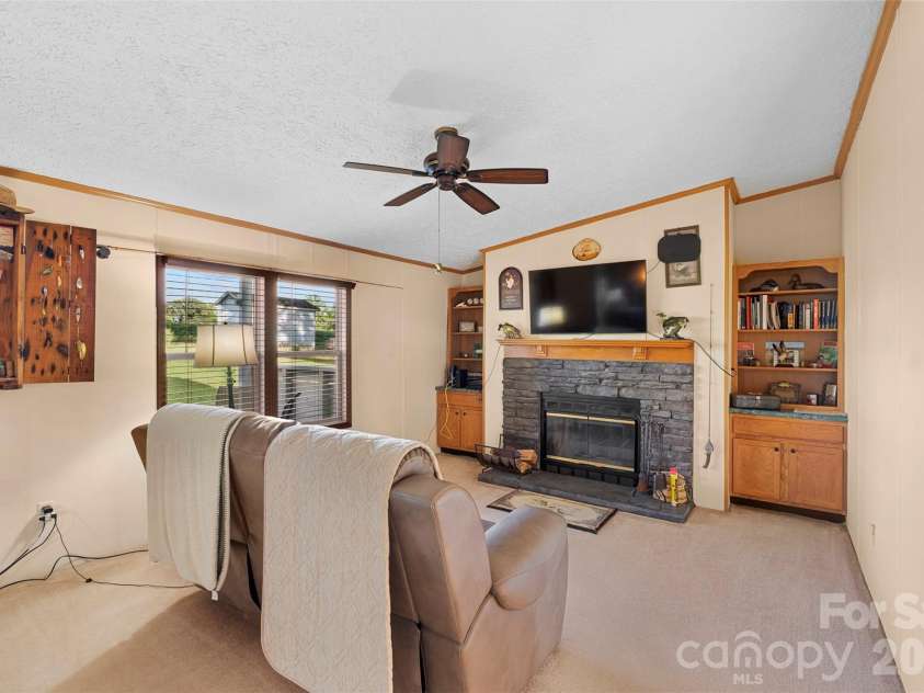 949 Riverview Road Extension, Lexington, NC 27292.  MLS# CAR4420681, YatesRealty ID 48243. 