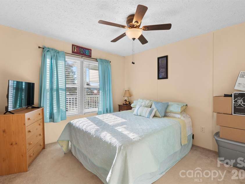 949 Riverview Road Extension, Lexington, NC 27292.  MLS# CAR4420681, YatesRealty ID 48243. 