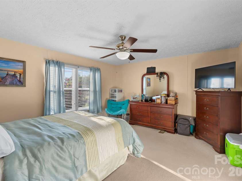 949 Riverview Road Extension, Lexington, NC 27292.  MLS# CAR4420681, YatesRealty ID 48243. 