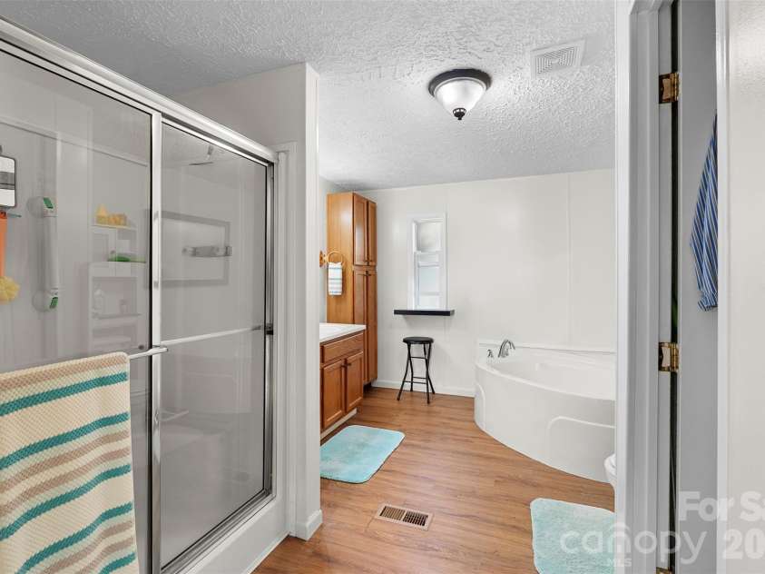 949 Riverview Road Extension, Lexington, NC 27292.  MLS# CAR4420681, YatesRealty ID 48243. 