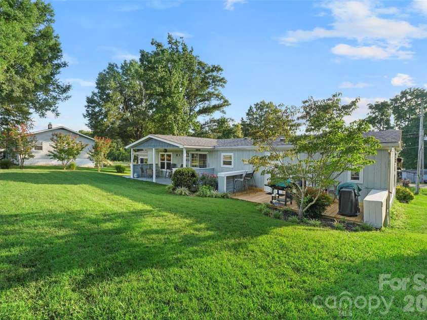 949 Riverview Road Extension, Lexington, NC 27292.  MLS# CAR4420681, YatesRealty ID 48243. 