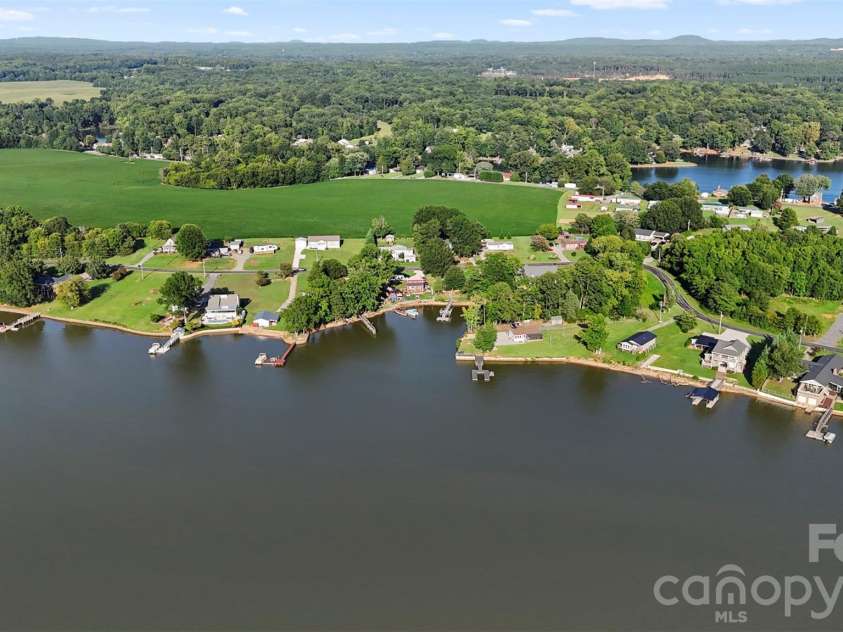 949 Riverview Road Extension, Lexington, NC 27292.  MLS# CAR4420681, YatesRealty ID 48243. 