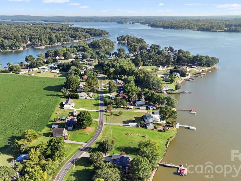 949 Riverview Road Extension, Lexington, NC 27292.  MLS# CAR4420681, YatesRealty ID 48243. 