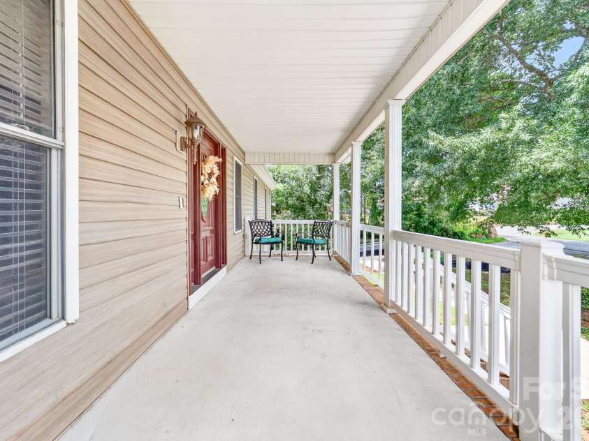 116 Brewer Lane, Mooresville, NC 28115.  MLS# CAR4413014, YatesRealty ID 48246. 