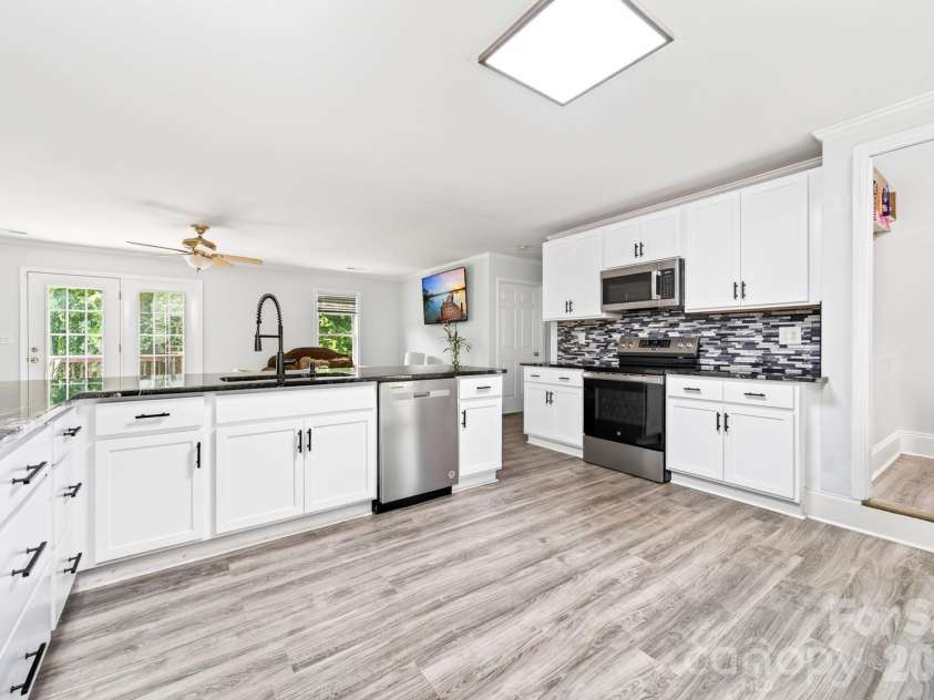 116 Brewer Lane, Mooresville, NC 28115.  MLS# CAR4413014, YatesRealty ID 48246. 