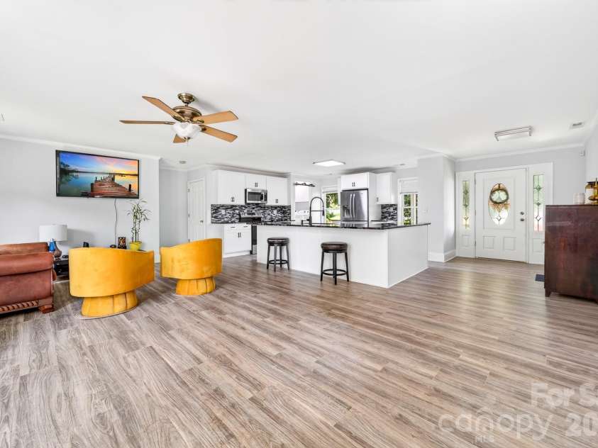 116 Brewer Lane, Mooresville, NC 28115.  MLS# CAR4413014, YatesRealty ID 48246. 