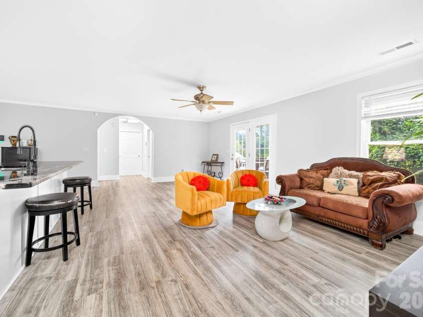 116 Brewer Lane, Mooresville, NC 28115.  MLS# CAR4413014, YatesRealty ID 48246. 