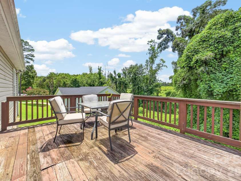 116 Brewer Lane, Mooresville, NC 28115.  MLS# CAR4413014, YatesRealty ID 48246. 