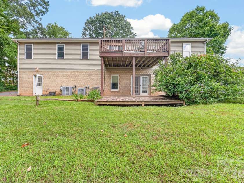 116 Brewer Lane, Mooresville, NC 28115.  MLS# CAR4413014, YatesRealty ID 48246. 
