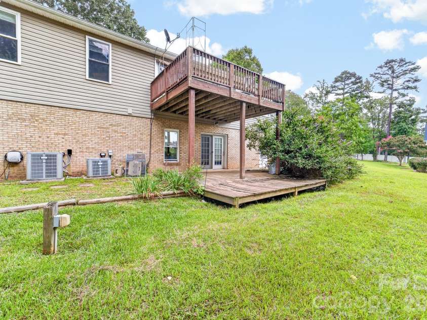 116 Brewer Lane, Mooresville, NC 28115.  MLS# CAR4413014, YatesRealty ID 48246. 