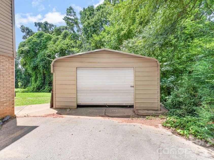 116 Brewer Lane, Mooresville, NC 28115.  MLS# CAR4413014, YatesRealty ID 48246. 