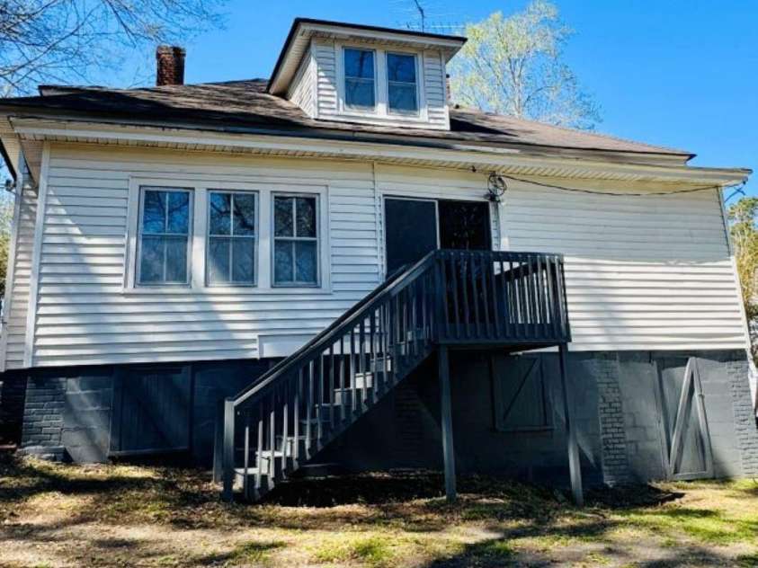 149 Crescent Drive, Chesterfield, SC 29709.  MLS# CAR4233755, YatesRealty ID 4825. 