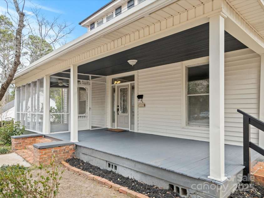 149 Crescent Drive, Chesterfield, SC 29709.  MLS# CAR4233755, YatesRealty ID 4825. 