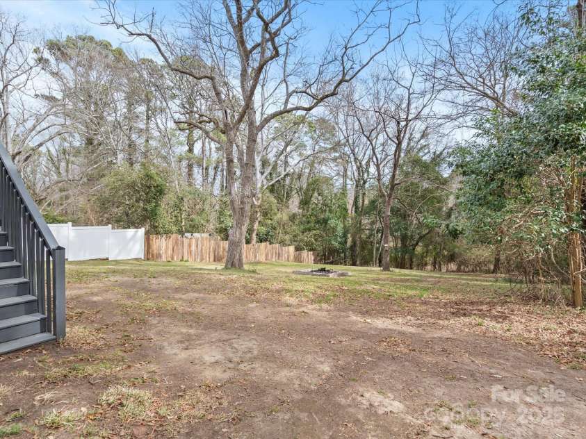 149 Crescent Drive, Chesterfield, SC 29709.  MLS# CAR4233755, YatesRealty ID 4825. 