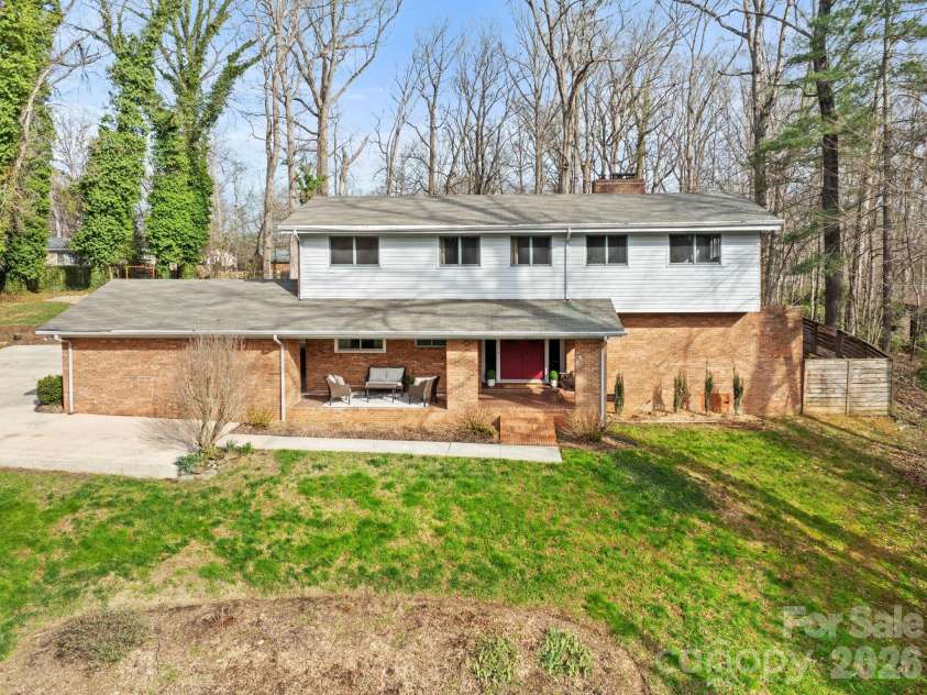 5313 Montevista Drive, Greensboro, NC 27407.  MLS# CAR4359423, YatesRealty ID 4825. 