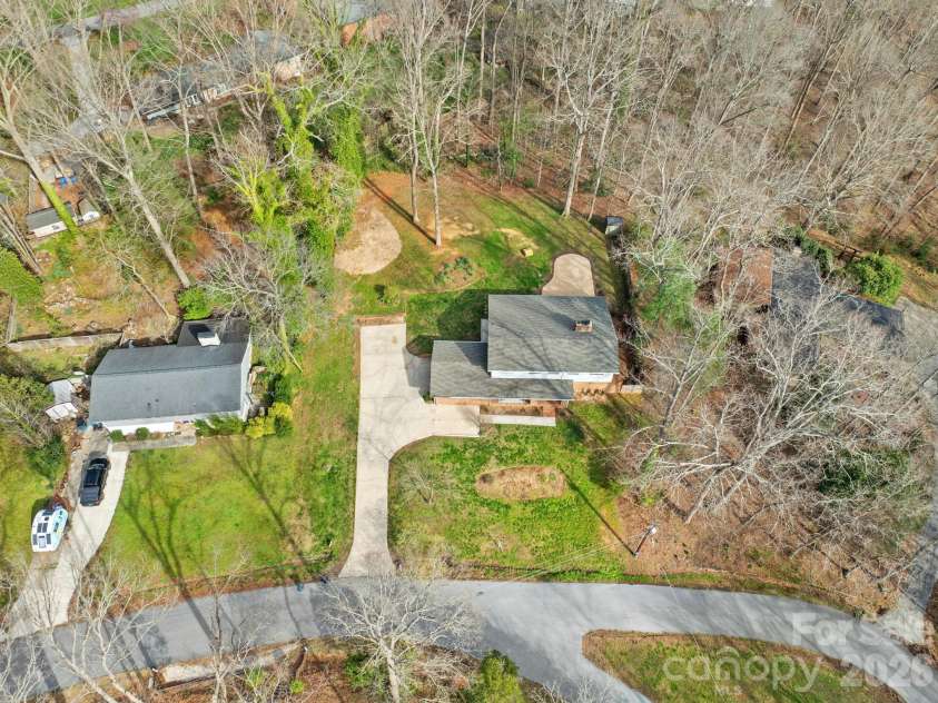 5313 Montevista Drive, Greensboro, NC 27407.  MLS# CAR4359423, YatesRealty ID 4825. 