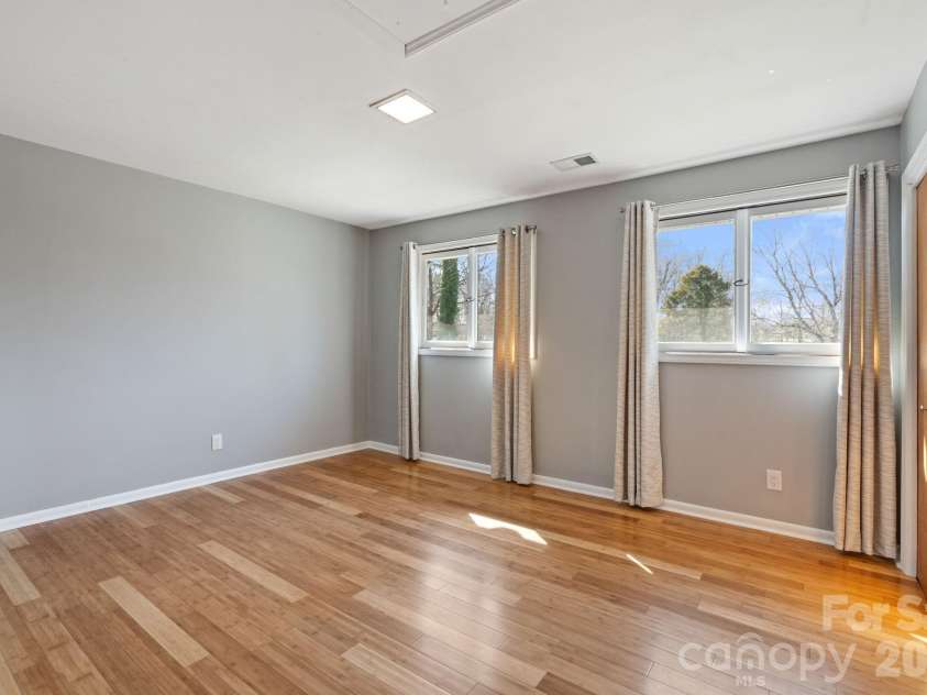 5313 Montevista Drive, Greensboro, NC 27407.  MLS# CAR4359423, YatesRealty ID 4825. 