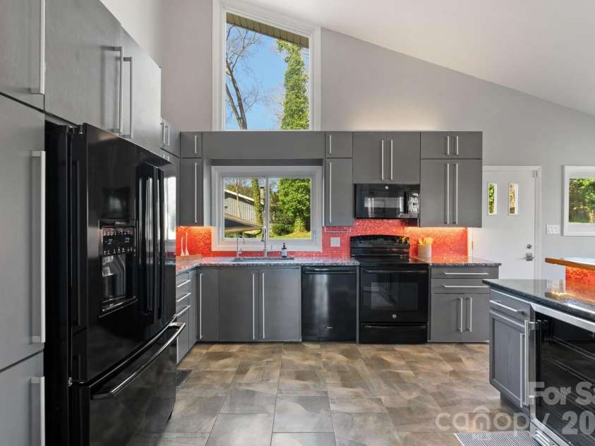 5313 Montevista Drive, Greensboro, NC 27407.  MLS# CAR4359423, YatesRealty ID 4825. 