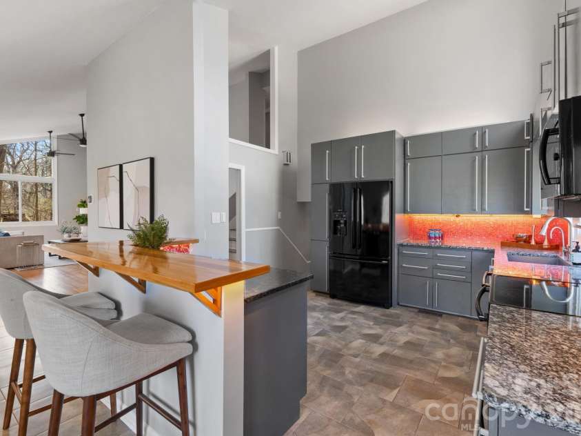 5313 Montevista Drive, Greensboro, NC 27407.  MLS# CAR4359423, YatesRealty ID 4825. 