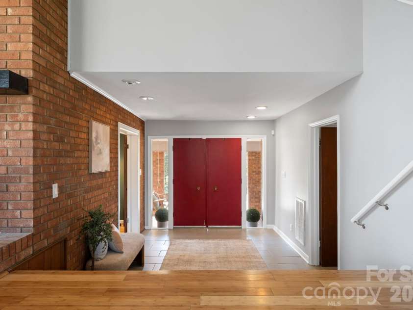 5313 Montevista Drive, Greensboro, NC 27407.  MLS# CAR4359423, YatesRealty ID 4825. 