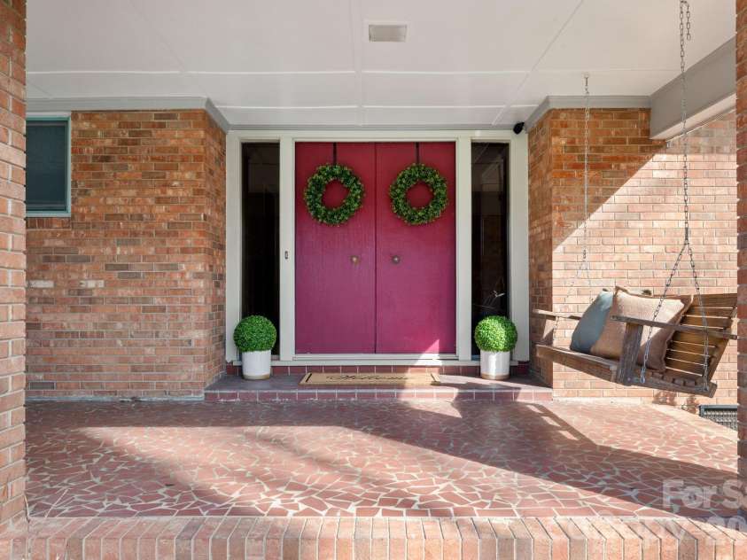 5313 Montevista Drive, Greensboro, NC 27407.  MLS# CAR4359423, YatesRealty ID 4825. 